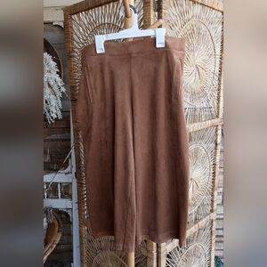 Chicos Brown Suede Wide Legged Capris